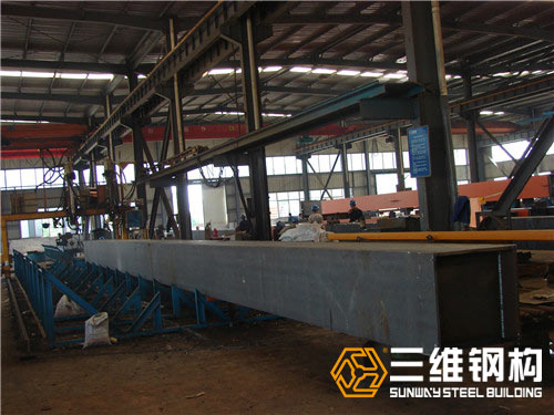 箱形柱加工--山东奥林匹斯之门钢结构公司